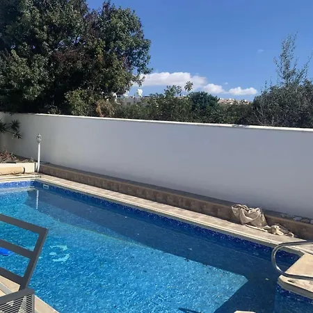 בית נופש Empa With Private Pool *
