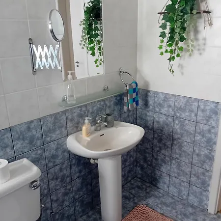 בית נופש Empa With Private Pool Emba